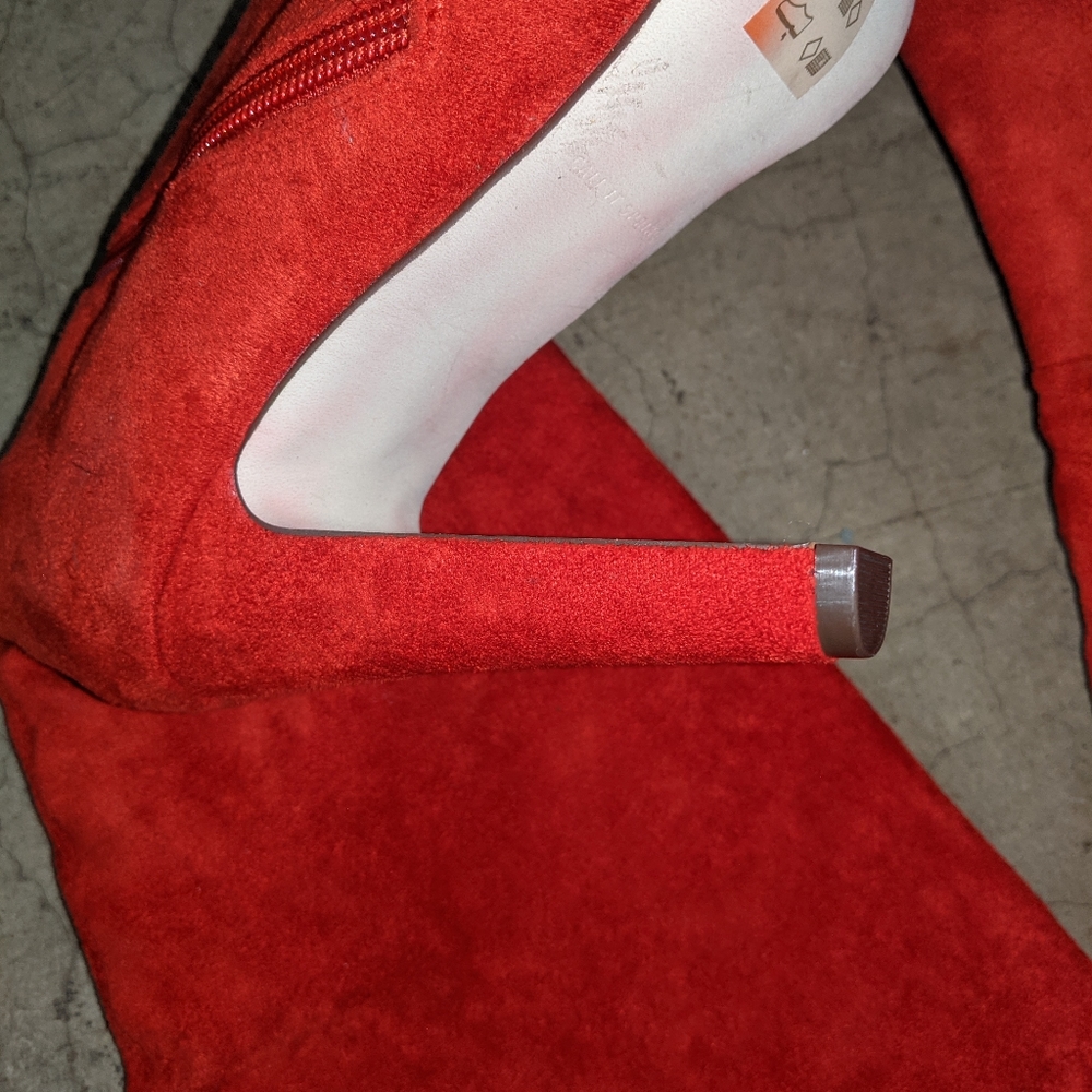 Red heels - Picture 3 of 8